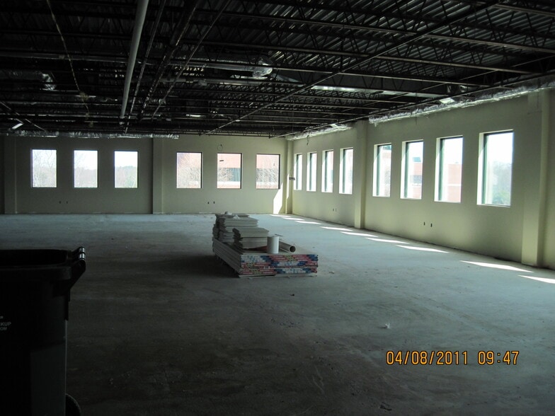 500 Turnpike St, Canton, MA for lease - Building Photo - Image 3 of 7