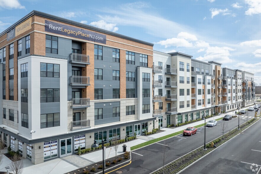 1 Legacy Pl, East Brunswick, NJ for lease - Primary Photo - Image 1 of 7