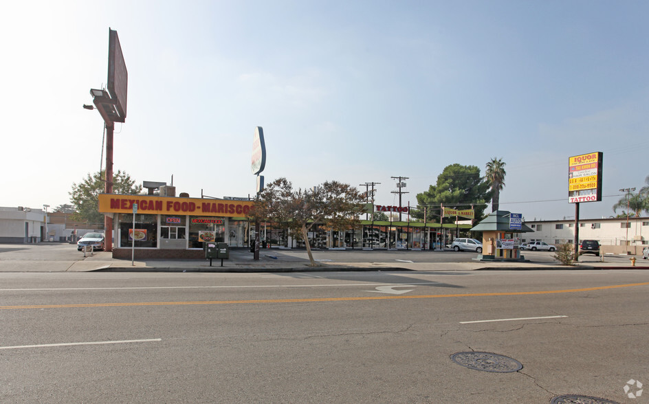 15414 Chatsworth St, Mission Hills, CA for lease - Primary Photo - Image 1 of 4