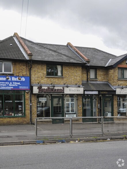 321 Hornchurch Rd, Hornchurch à louer - Photo principale - Image 1 de 11