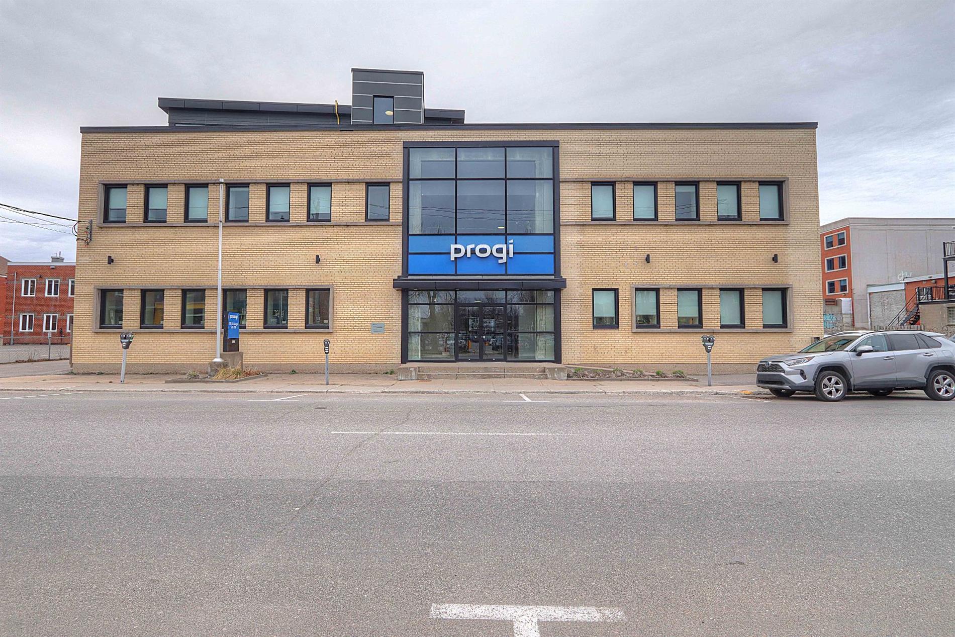 500 Rue Saint-Georges, Trois-Rivières, QC for sale Primary Photo- Image 1 of 1