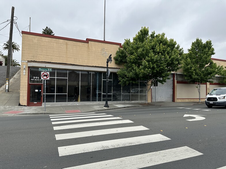 301 N Petaluma Blvd, Petaluma, CA for lease - Primary Photo - Image 1 of 23