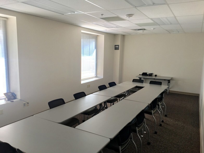 2415 S Austin Ave, Denison, TX à louer - Autre - Image 2 de 4