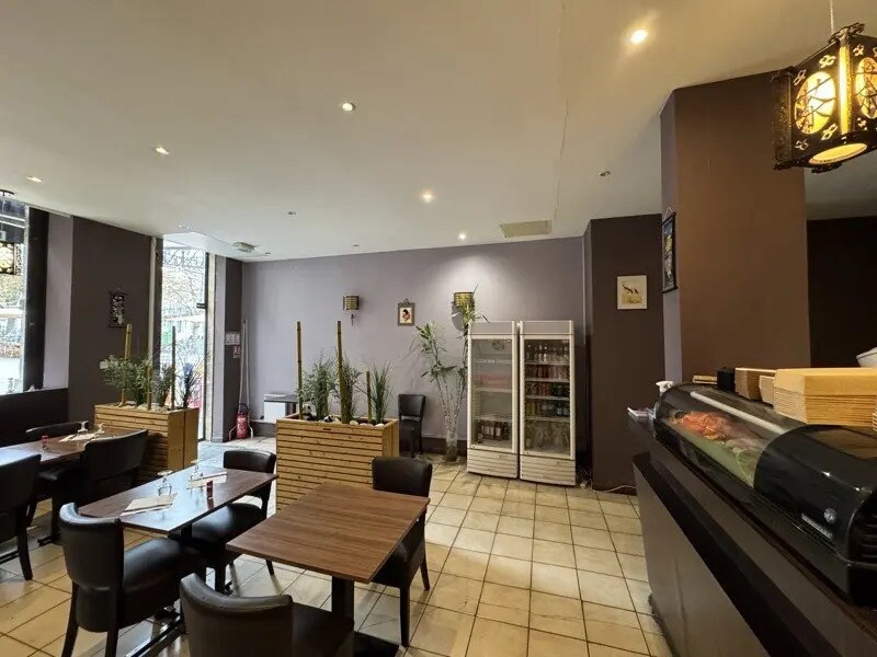 Commerce de détail dans Bordeaux à vendre Photo du bâtiment- Image 1 de 6