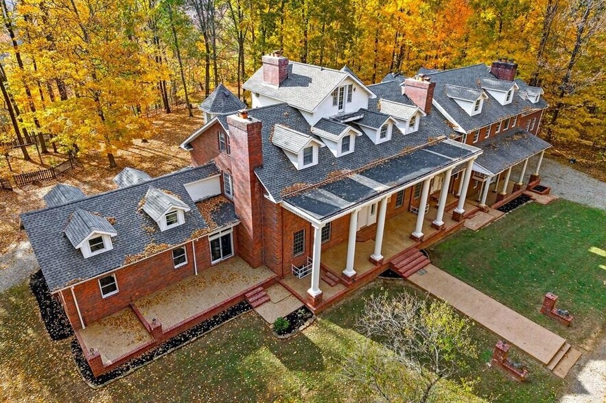 6211 Rocky Point Rd, Cookeville, TN à vendre - Photo du bâtiment - Image 1 de 90