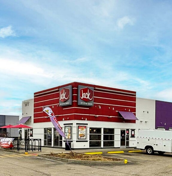 5613 W 38th St, Indianapolis, IN à vendre - Photo du bâtiment - Image 2 de 2