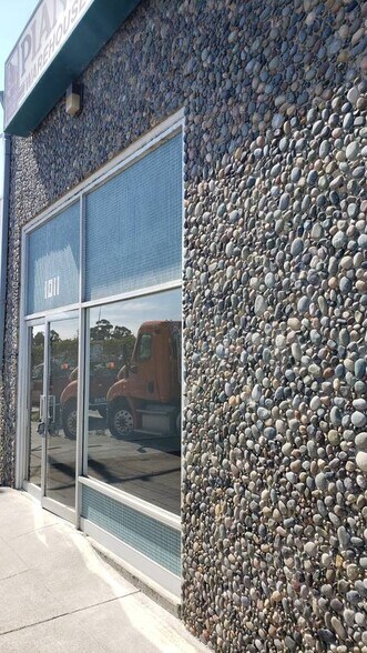 1011 N Amphlett Blvd, San Mateo, CA à louer - Photo du bâtiment - Image 3 de 11