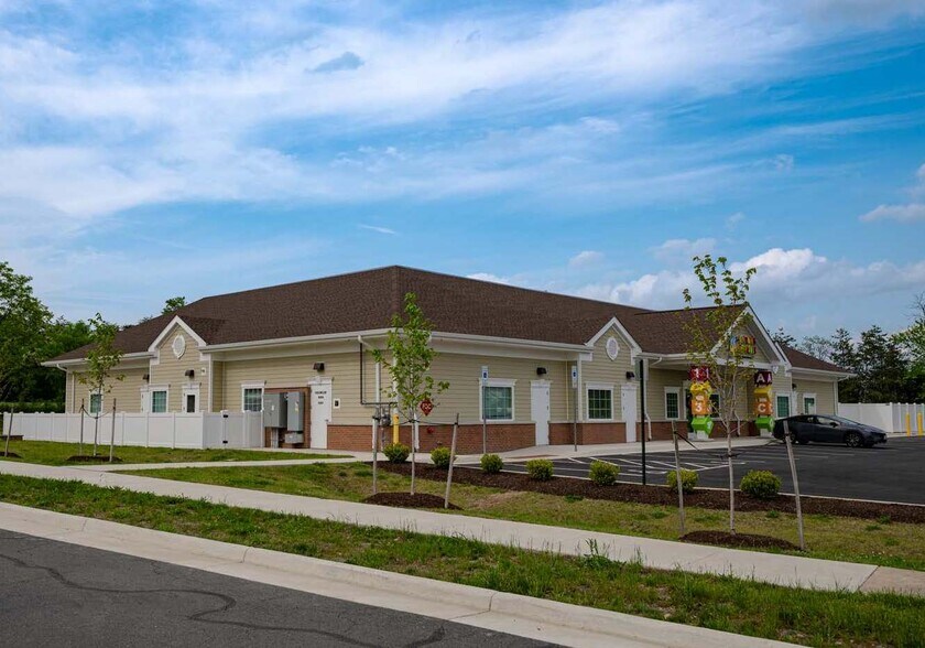 43020 Eastern Kingbird Plz, Ashburn, VA à vendre - Photo du bâtiment - Image 1 de 2
