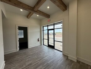 8810 Valencia Ave, Lubbock, TX for lease Building Photo- Image 1 of 14