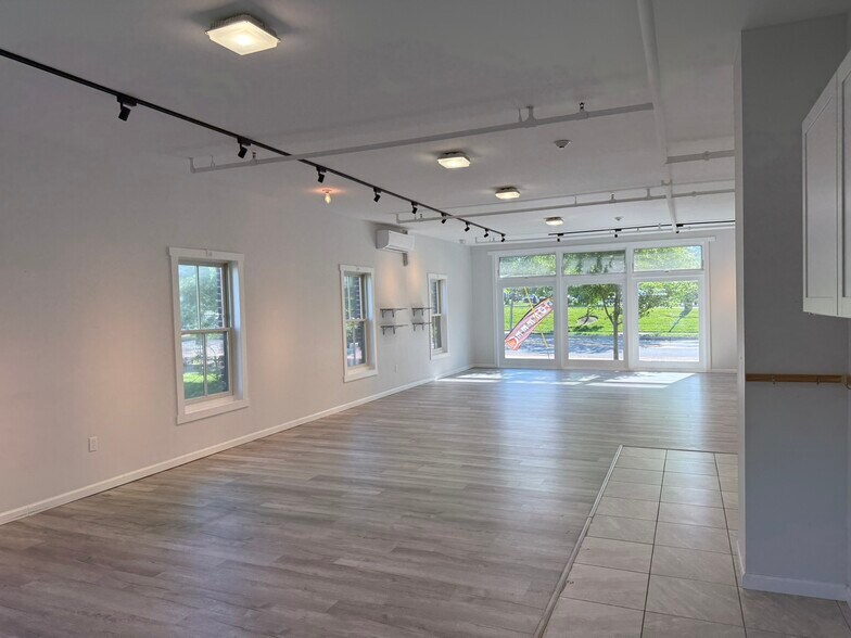 210 S Mill Rd, Kennett Square, PA à louer - Photo du bâtiment - Image 3 de 11