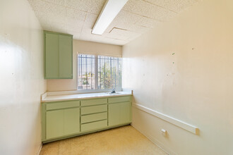 11934 Hawthorne Blvd, Hawthorne, CA for lease Interior Photo- Image 2 of 26