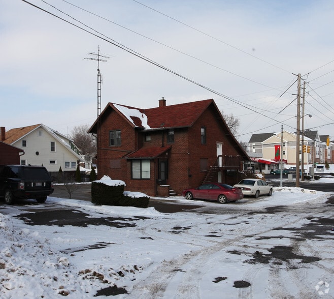 641 E State St, Alliance, OH for lease - Building Photo - Image 2 of 4