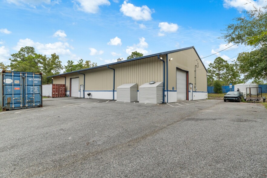 17360 Necklace Warbler, Brooksville, FL à vendre - Photo du bâtiment - Image 1 de 1