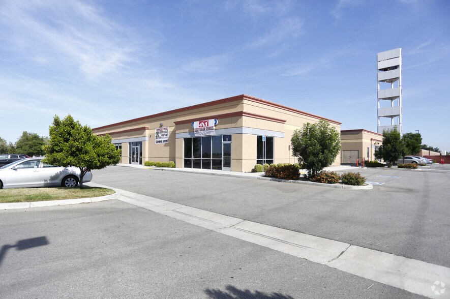 8500 Harris Rd, Bakersfield, CA à louer - Photo du bâtiment - Image 2 de 3