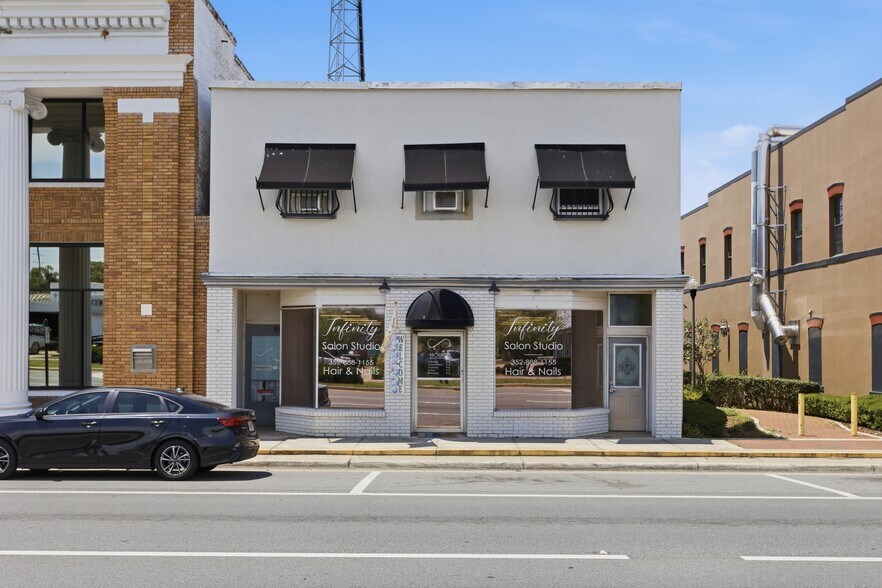 61 N Central Ave, Umatilla, FL à vendre - Photo du bâtiment - Image 2 de 34