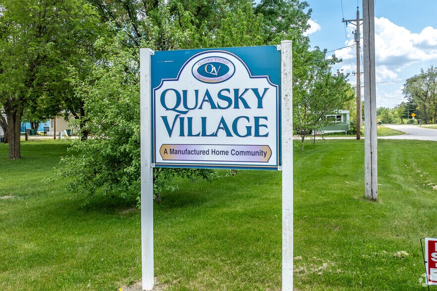 310 S 3rd St, Quasqueton, IA à vendre - Photo du bâtiment - Image 2 de 4