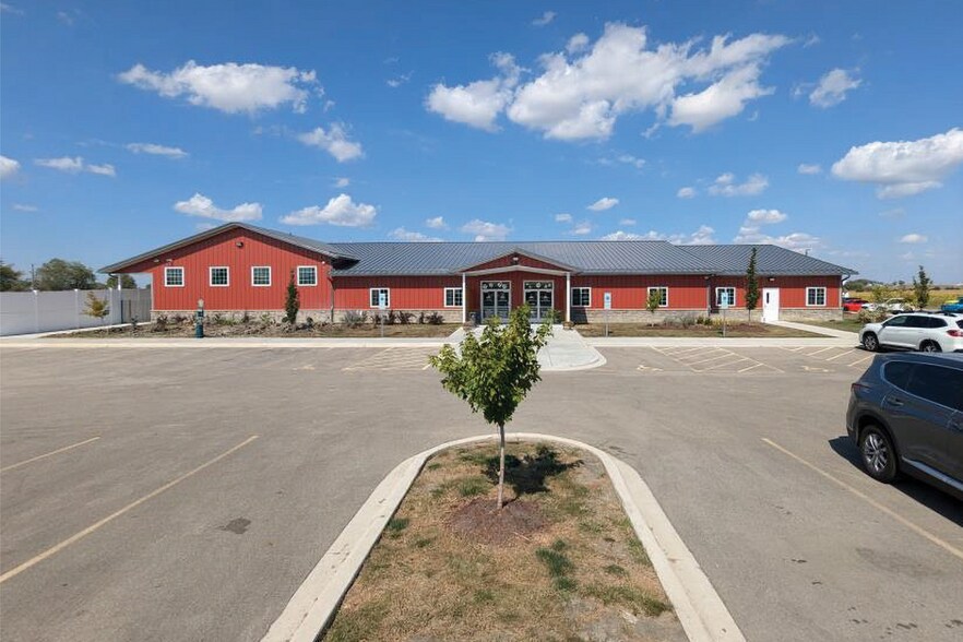 949 Bell Rd, Minooka, IL à vendre - Photo du bâtiment - Image 1 de 9