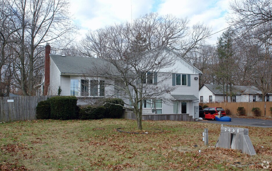 2468 Ocean Ave, Ronkonkoma, NY for sale - Building Photo - Image 2 of 2