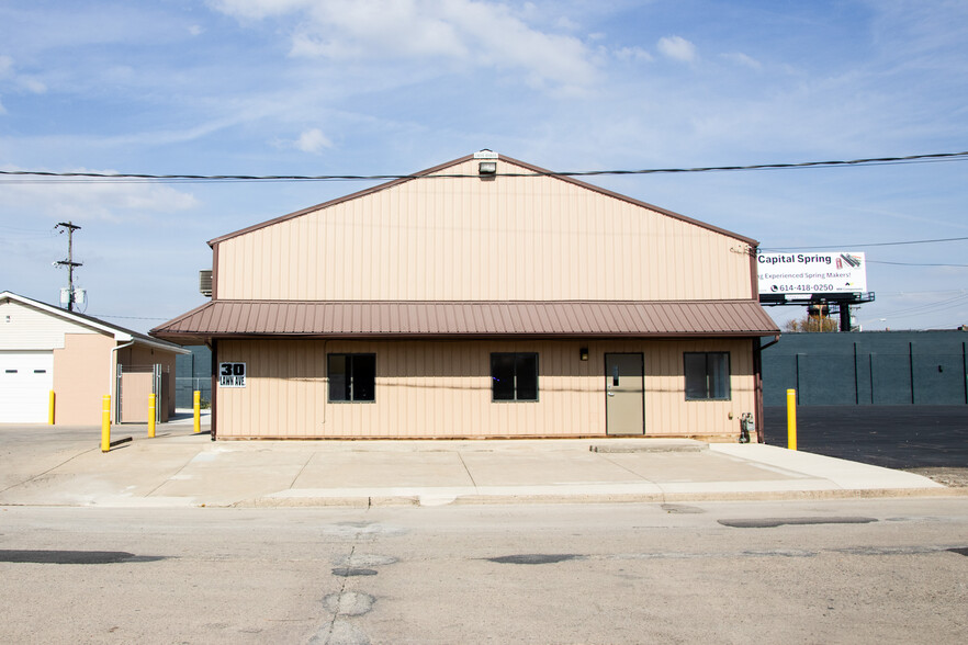 30 W Lawn Ave, Columbus, OH for lease - Building Photo - Image 1 of 2