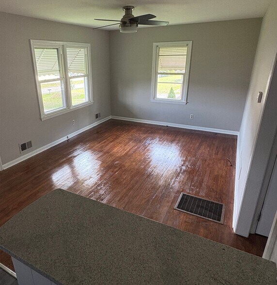 8897 Asheville Hwy, Boiling Springs, SC à louer - Photo du bâtiment - Image 2 de 5