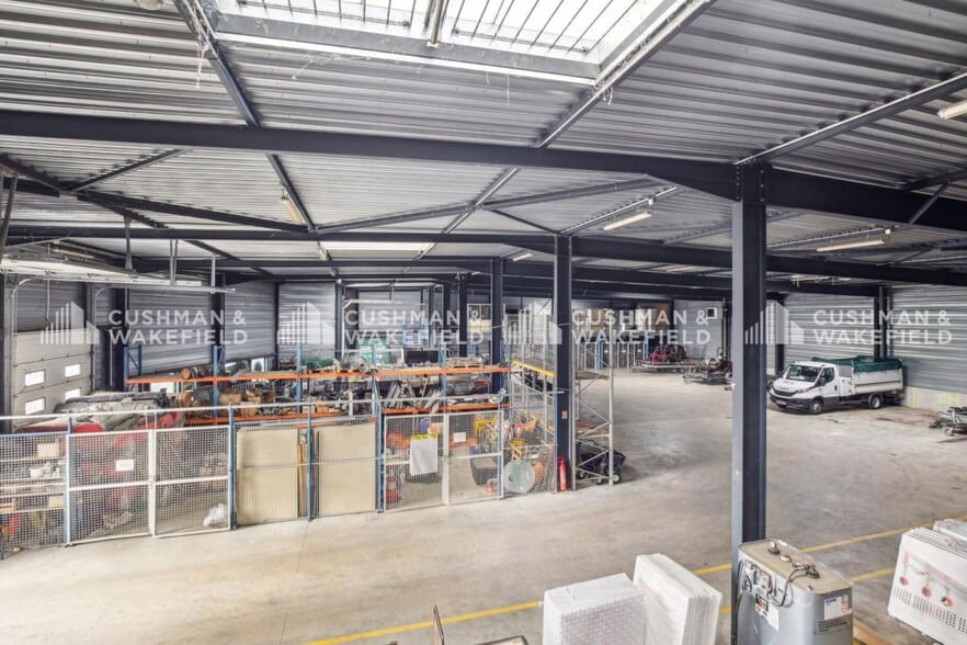 2 Avenue Des 3 Peuples, Montigny-le-Bretonneux for lease - Building Photo - Image 2 of 14