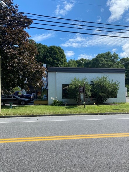 73 Main St S, Woodbury, CT for sale - Primary Photo - Image 1 of 62