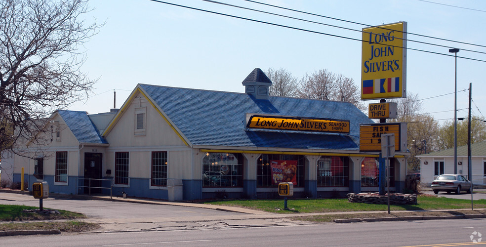 1025 Arsenal St, Watertown, NY for sale - Building Photo - Image 1 of 1