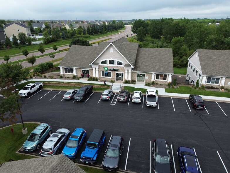 11330-11334 86th Ave N, Maple Grove, MN à louer - Photo du bâtiment - Image 3 de 10