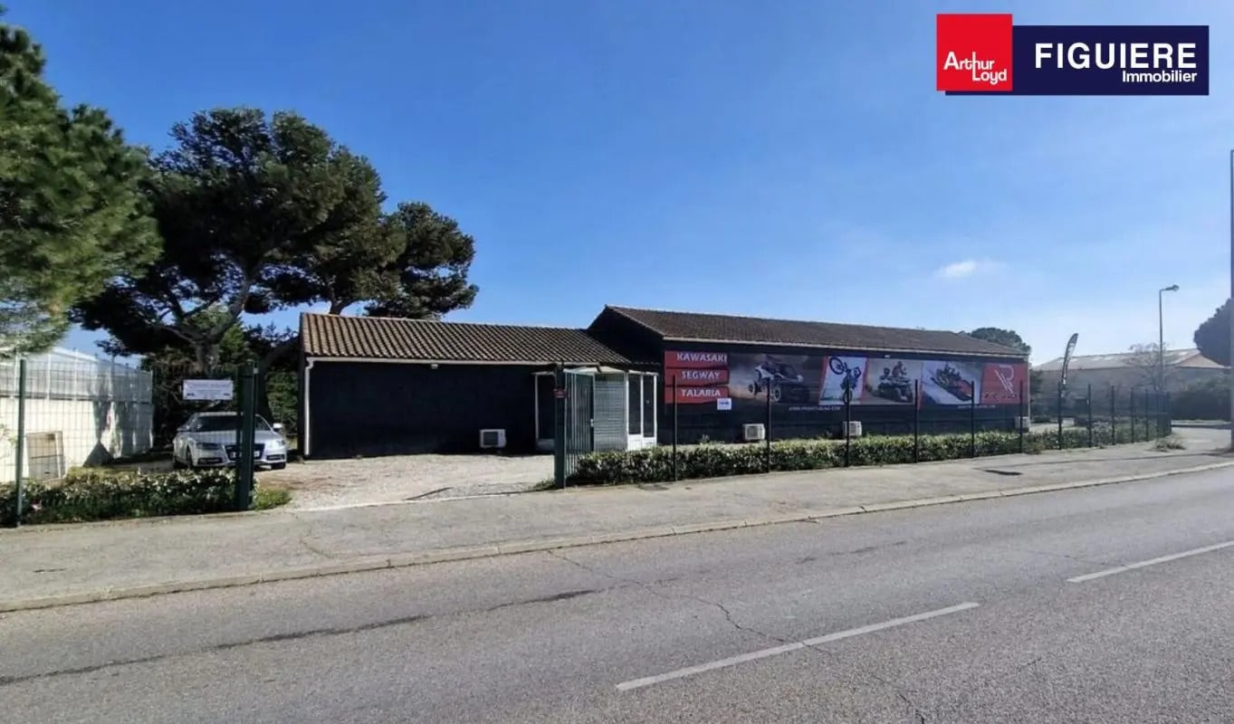 Retail in Istres for sale Building Photo- Image 1 of 13