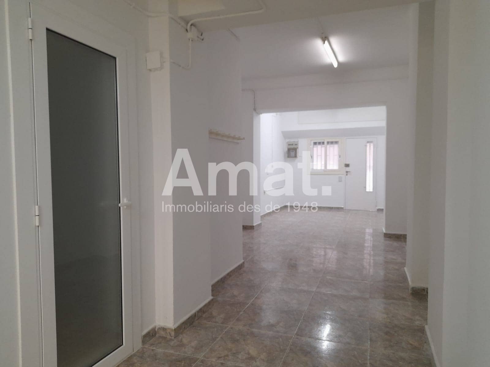 Retail in Barcelona, Barcelona for lease Interior Photo- Image 1 of 7