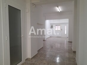 Retail in Barcelona, Barcelona for lease Interior Photo- Image 1 of 7