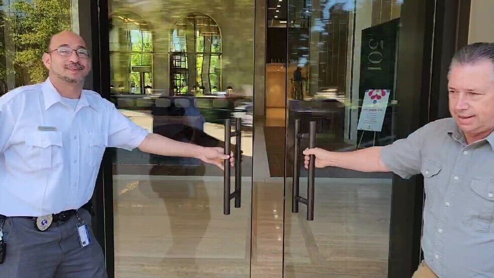 301 N Main St, Greenville, SC à louer - Vidéo sur l’inscription commerciale - Image 2 de 4