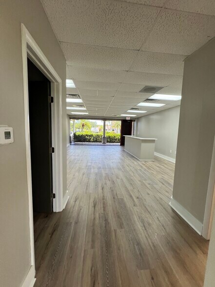 4 Harvard Cir, West Palm Beach, FL for lease - Building Photo - Image 3 of 14