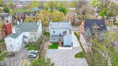 239 N Broadway, Lexington, KY à vendre Photo intérieure- Image 2 de 48