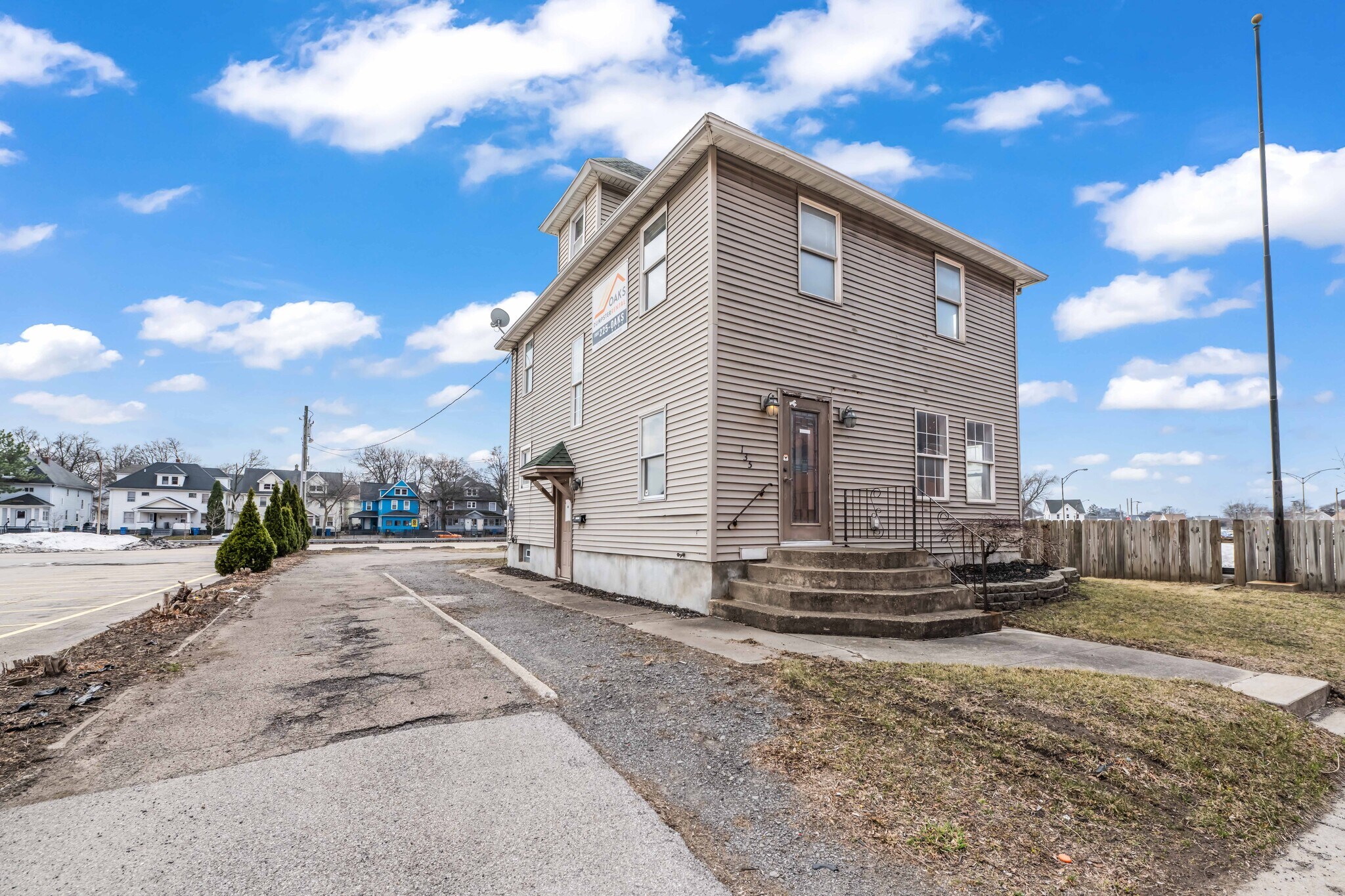 135 W Ridge Rd, Rochester, NY à vendre Photo principale- Image 1 de 35