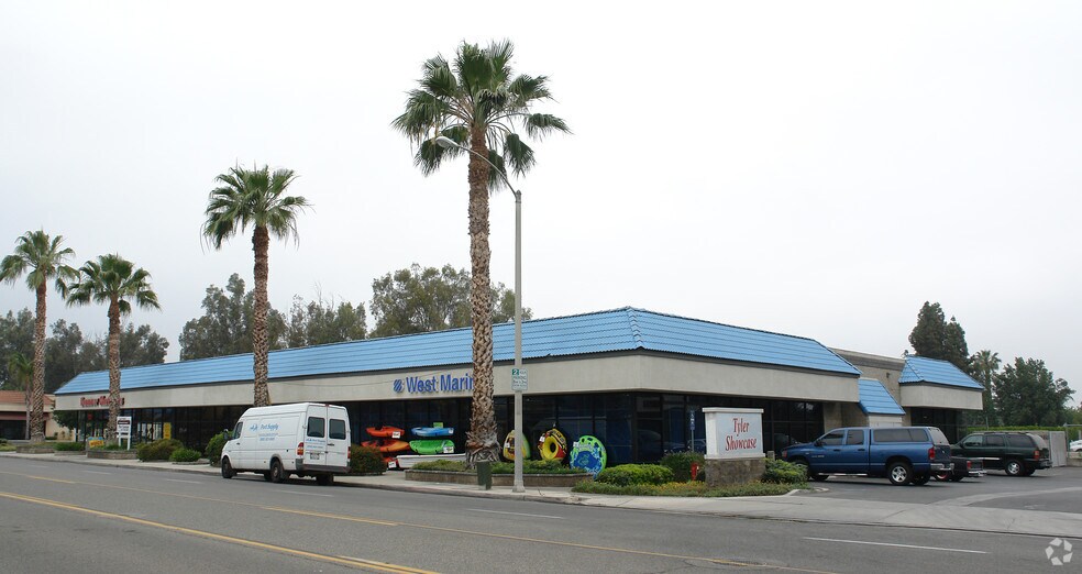 10081 Indiana Ave, Riverside, CA à louer - Photo du bâtiment - Image 2 de 2