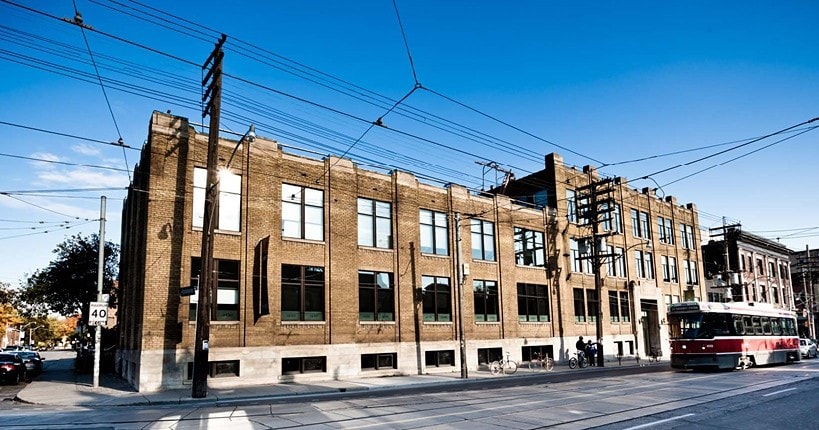 183 Bathurst St, Toronto, ON for lease - Primary Photo - Image 1 of 5