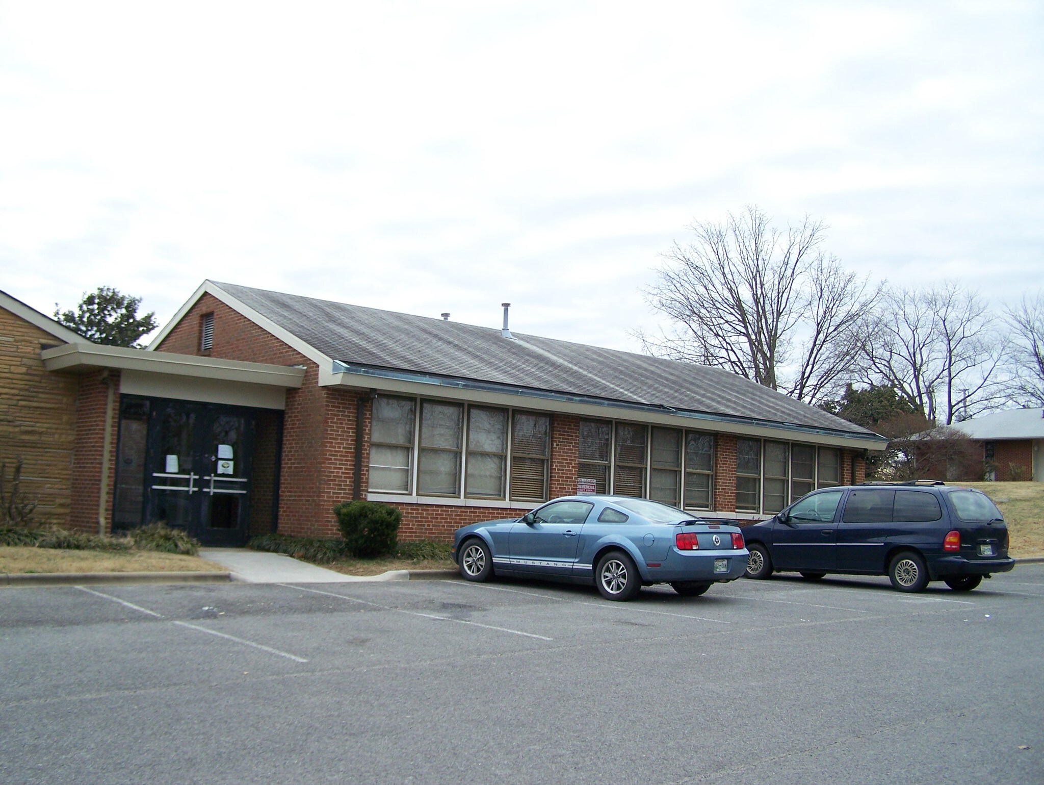 8200 Kingston Pike, Knoxville, TN à louer Photo du bâtiment- Image 1 de 2