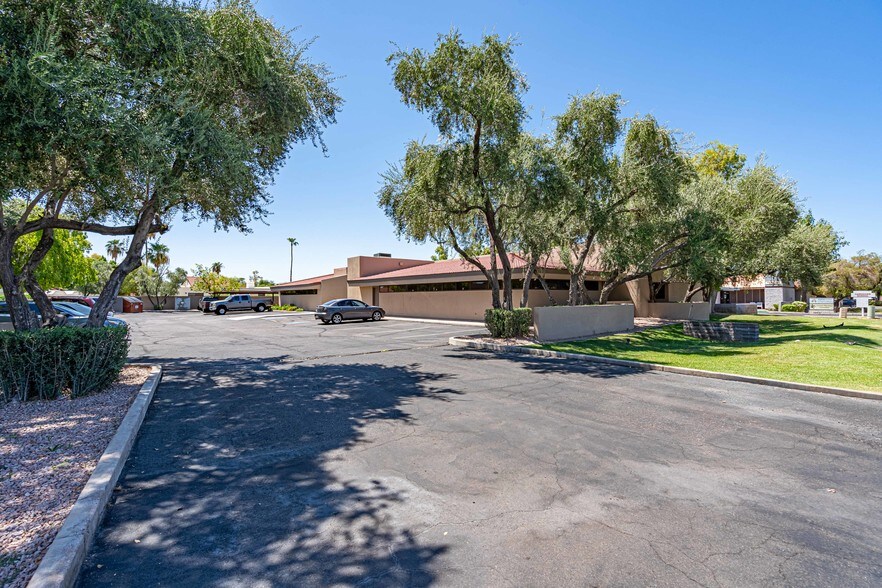 1847 E Southern Ave, Tempe, AZ à louer - Photo du bâtiment - Image 3 de 4