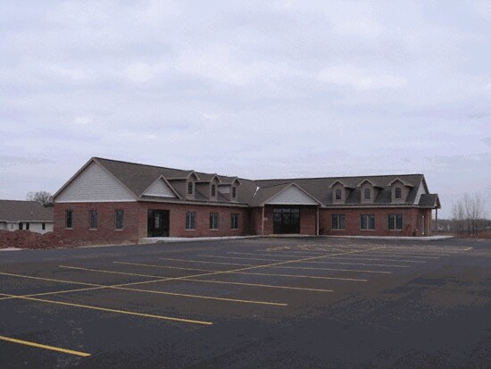 1429 Province Ter, Menasha, WI à vendre - Photo du bâtiment - Image 3 de 18