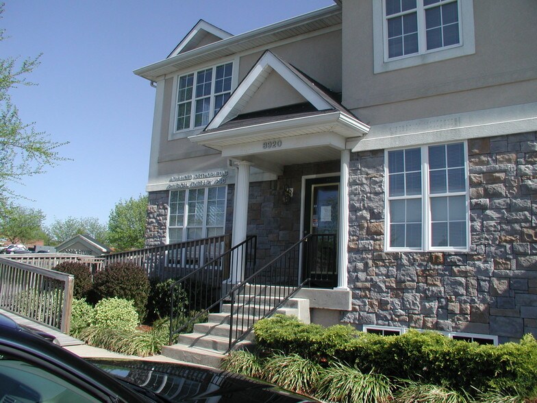 8912-8921 Stone Green Way, Louisville, KY à louer - Photo du bâtiment - Image 2 de 16