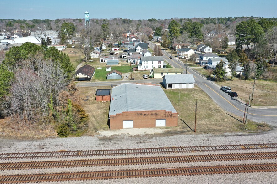 300 Wilson Ave, Wakefield Sussex, VA à vendre - Photo du bâtiment - Image 3 de 38