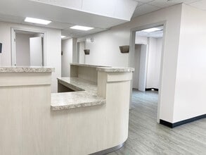 30 E 40th St, New York, NY à louer Photo intérieure- Image 1 de 2