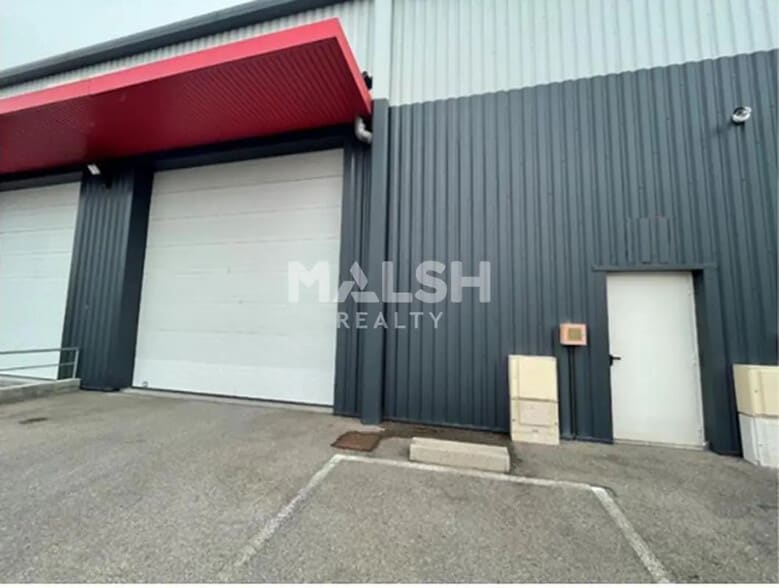 Office in Saint-Quentin-Fallavier for lease - Building Photo - Image 2 of 18