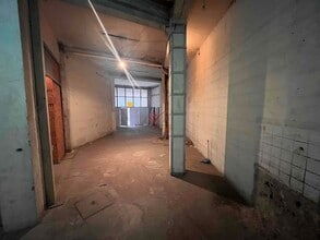 Retail in Cuenca, Cuenca for lease Interior Photo- Image 2 of 8