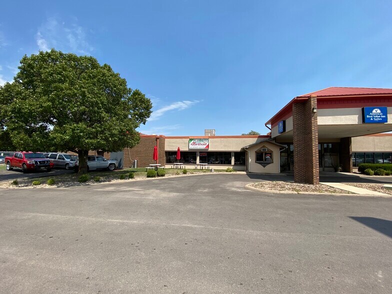 606 E Lincoln Blvd, Hesston, KS à vendre - Photo du bâtiment - Image 2 de 13