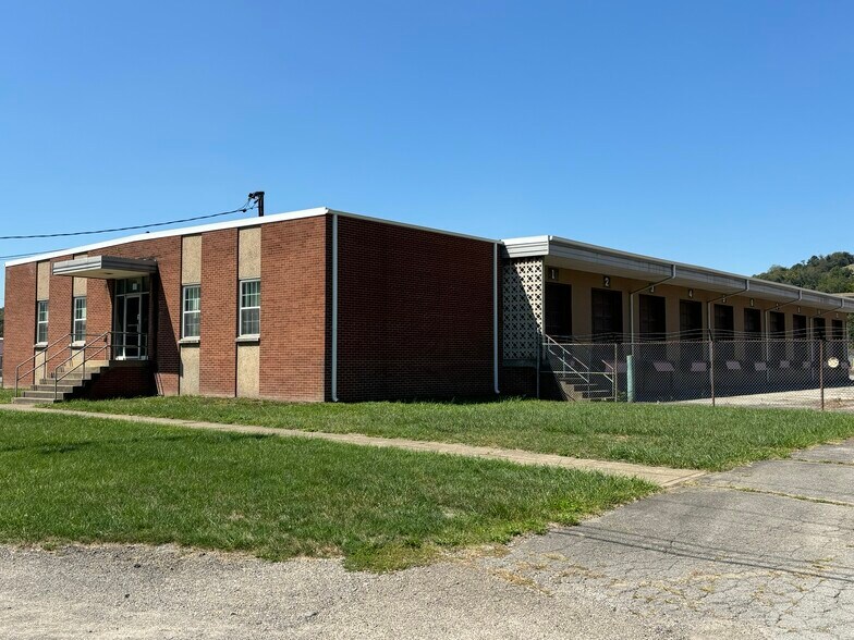 607-611 N 1st St, Martins Ferry, OH à louer - Photo du bâtiment - Image 1 de 5