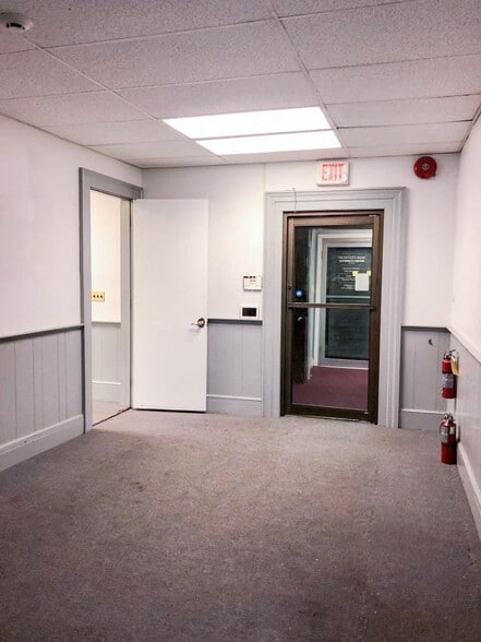 102 E Front St, Plainfield, NJ for lease - Building Photo - Image 3 of 5