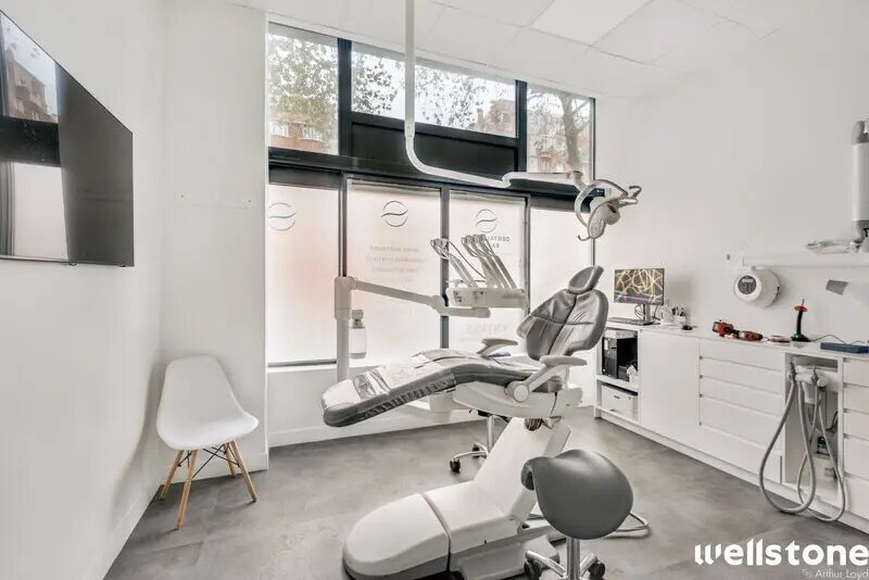 Office in Paris for sale - Interior Photo - Image 3 of 8