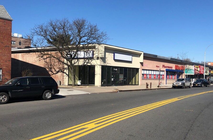 7102-7122 Kissena Blvd, Kew Gardens Hills, NY for lease - Building Photo - Image 2 of 5